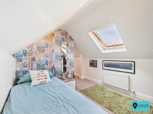 Bedroom- click for photo gallery